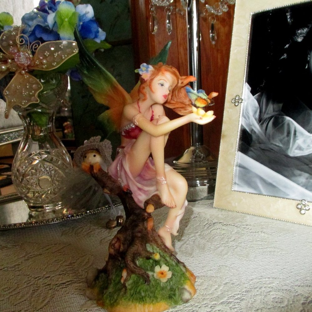 Kiss of the Butterfly Statue